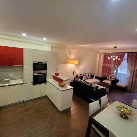 Spacious And Cozy Apartment Тирана Екстериор снимка